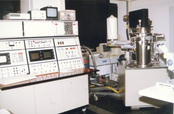 Rastertransmissionelektronenmikroskop HB 501 UX